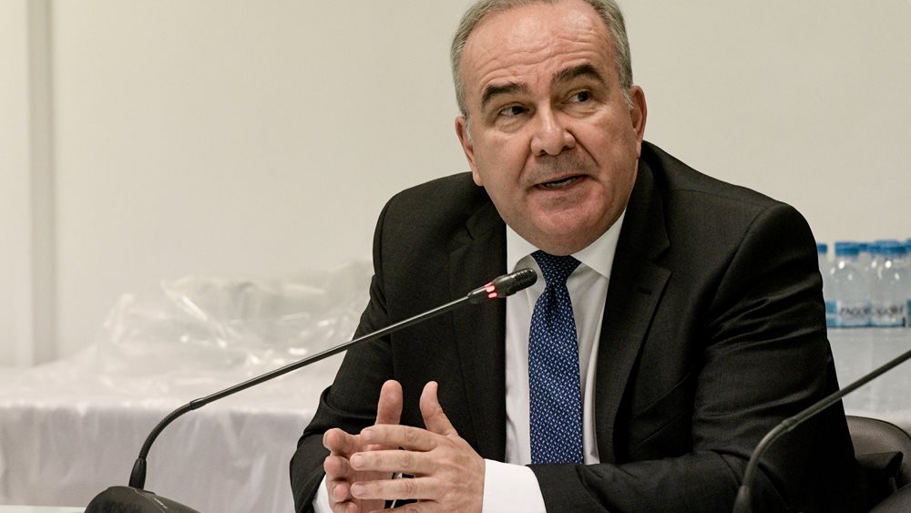 Παπαθανάσης: Νέα προγράμματα για τη δημιουργία e-shop
