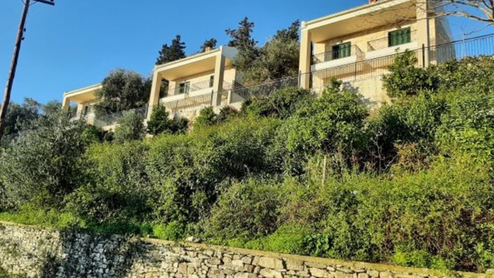 Στο σφυρί ξανά η διατηρητέα Bella Vita και το συγκρότημα κατοικιών στους Παξούς
