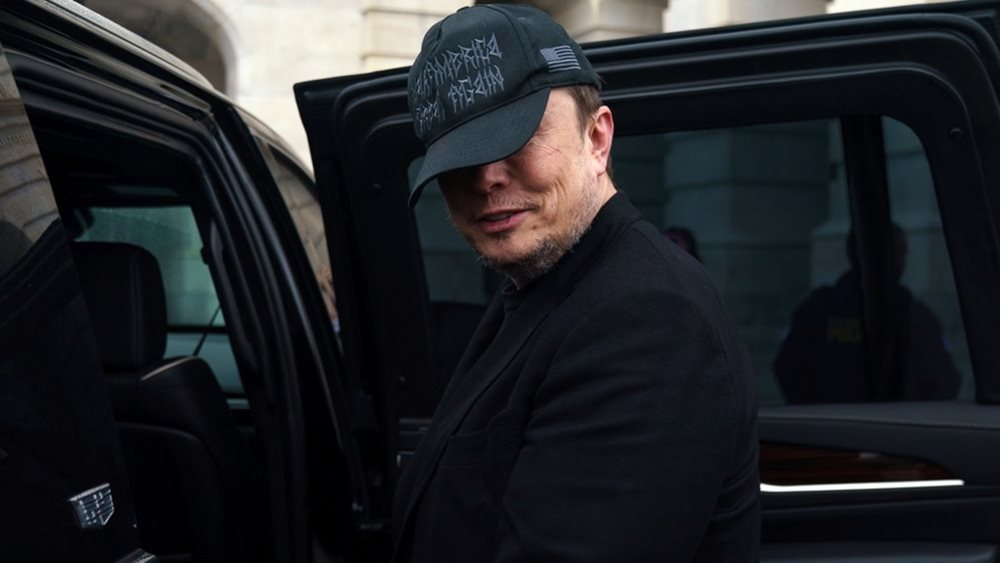 "Να αγοράσω την Ryanair;": Ο Έλον Μασκ κάνει δημοσκόπηση, καθώς η κόντρα με την αεροπορική εταιρεία συνεχίζεται