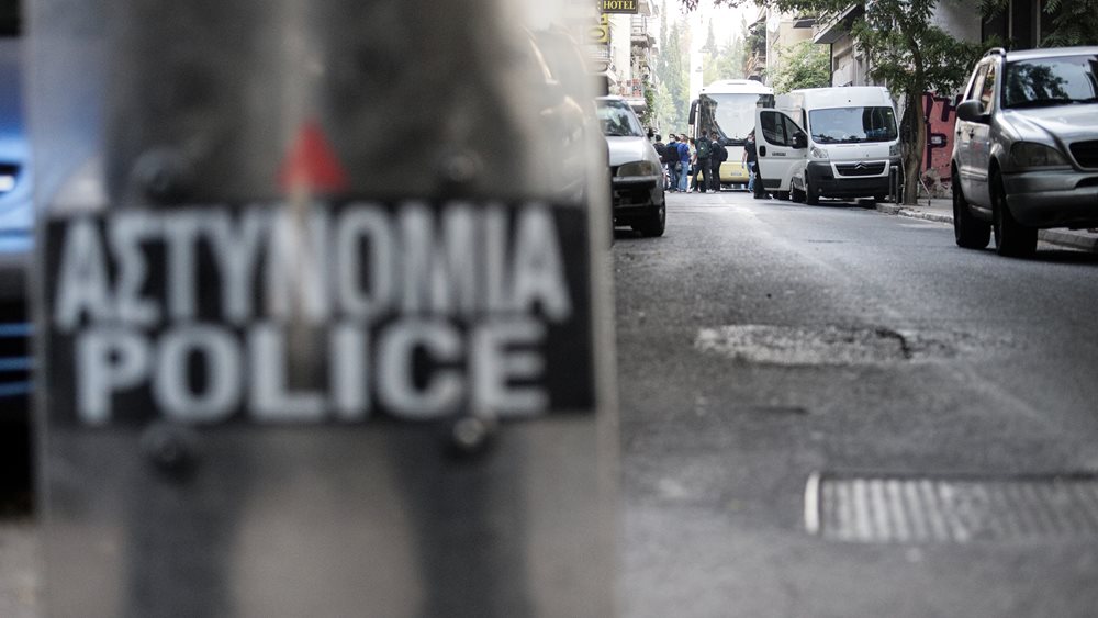 Βομβιστική επίθεση στην Αγία Βαρβάρα - Αυτοκίνητο εκδότη ο στόχος