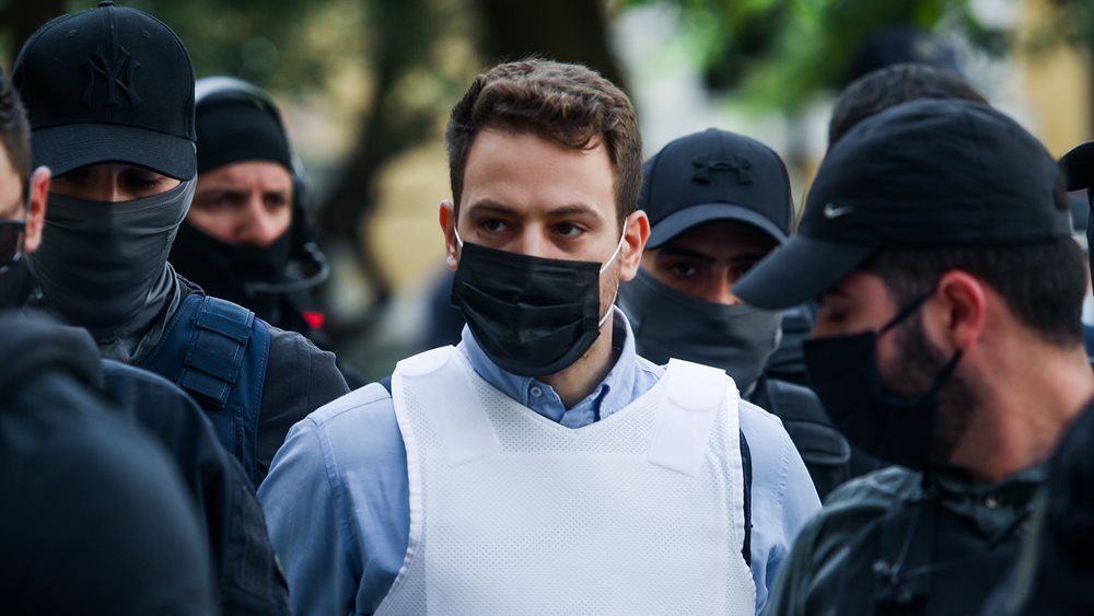 Στον ανακριτή ο πιλότος - Ξεκίνησε η απολογία του - Παράσταση πολιτικής αγωγής από την οικογένεια της Καρολάιν