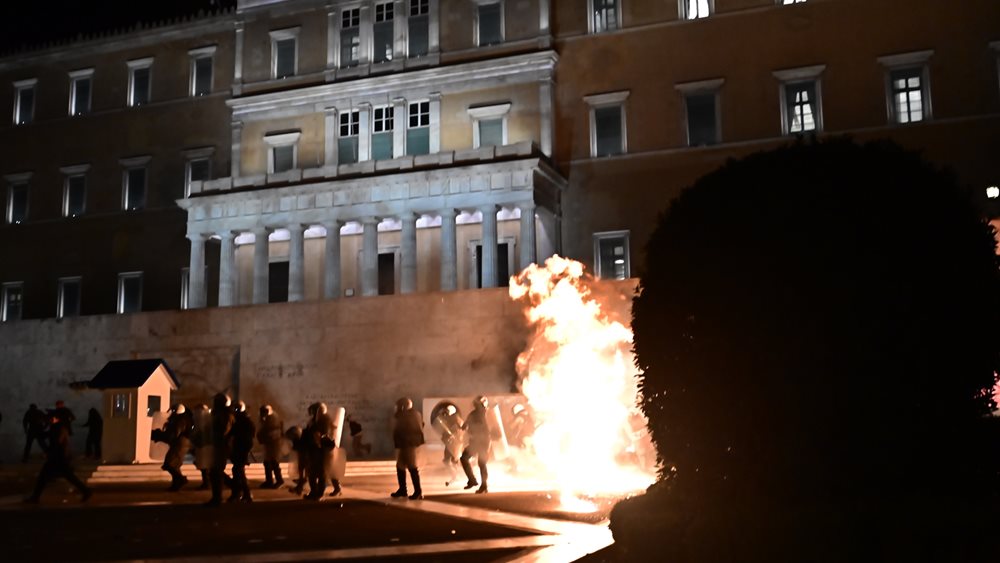 Νέες συγκεντρώσεις για τα Τέμπη σε όλη τη χώρα - Επεισόδια σε Αθήνα και Θεσσαλονίκη