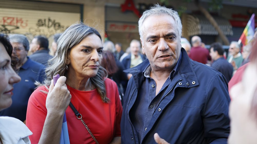 Με πανό "Διέξοδος Αριστερά" οι αποχωρήσαντες του ΣΥΡΙΖΑ στην πορεία για το Πολυτεχνείο