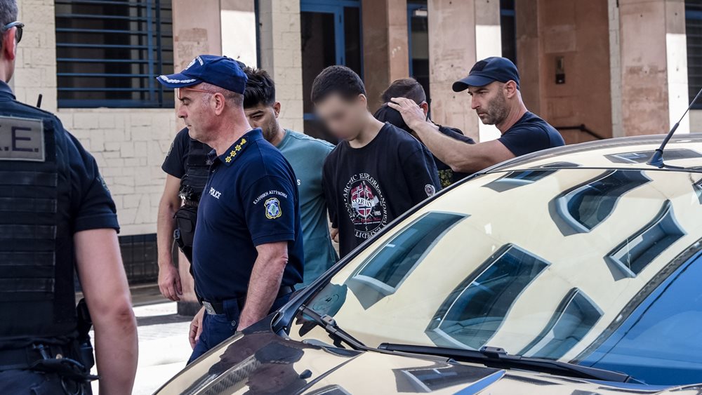 Τι υποστήριξε στην απολογία του ο 19χρονος που κατηγορείται για τη φωτιά στα Συχαινά της Πάτρας