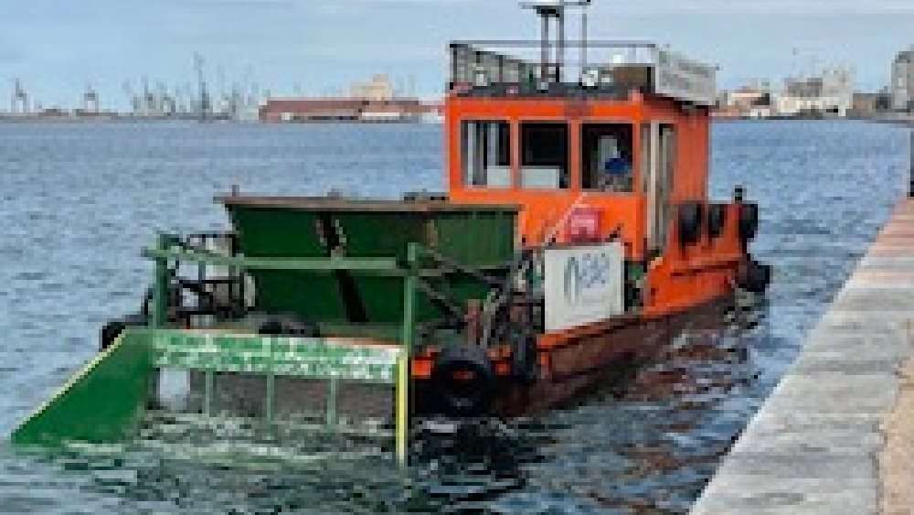 Η ΕΥΑΘ καθαρίζει ξανά τον Θερμαϊκό