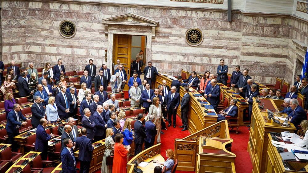 Βουλή: Ψήφο εμπιστοσύνης έλαβε η κυβέρνηση με 158 &quot;ναι&quot;
