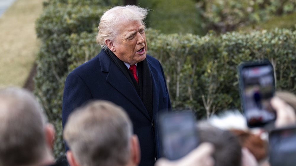 Τραμπ: Επιπλέον δασμοί 10% (+15% από τον Ιούνιο) σε 8 ευρωπαϊκές χώρες που διαφωνούν με ΗΠΑ για Γροιλανδία - "Πάγωμα" της διμερούς εμπορικής συμφωνίας ετοιμάζει η ΕΕ