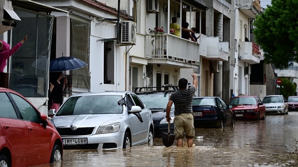 Βόλος: Νερό με το δελτίο και με ωράριο έως ότου αποκατασταθεί η υδροδότηση