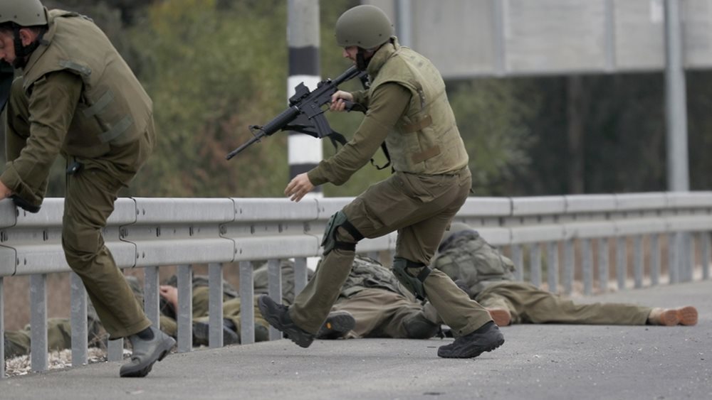 Ισραήλ: 300.000 έφεδροι στα όπλα, συνεχίζονται οι μάχες με τη Χαμάς στον νότο - Τους 800 ξεπέρασαν οι νεκροί