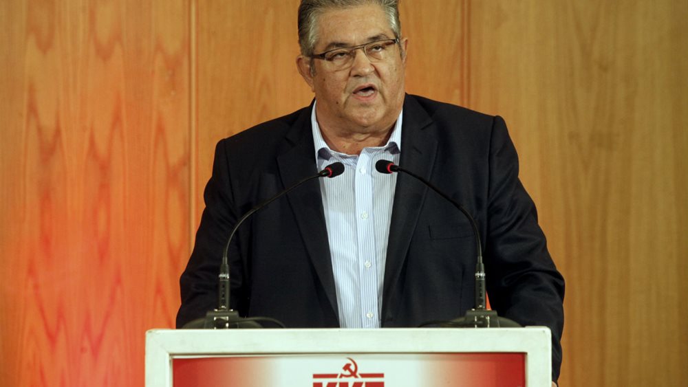 Δ. Κουτσούμπας: Θα μπορούσε να πάει στις Πρέσπες και τον Αύγουστο που είναι παχιές οι μύγες