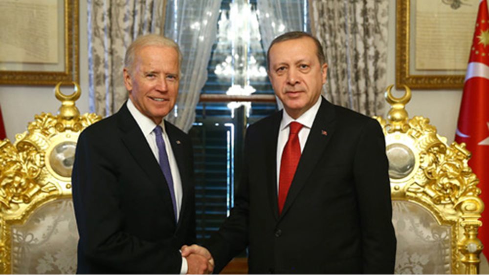 Σύμβουλος του Ερντογάν αποκαλύπτει τις επιδιώξεις του Τούρκου προέδρου από τον Μπάιντεν
