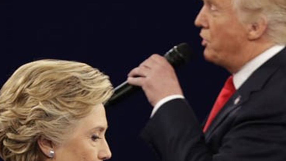 Οι πρώτες ενδείξεις από τις κάλπες για Clinton - Trump