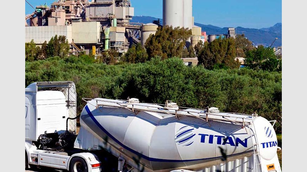 Αυλαία για τη Δημόσια Πρόταση του Τιτάνα