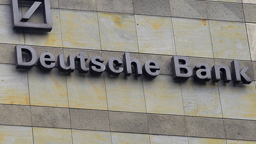 Deutsche Bank: "Μάχη" με τον χρόνο για συμβιβασμό με τις ΗΠΑ