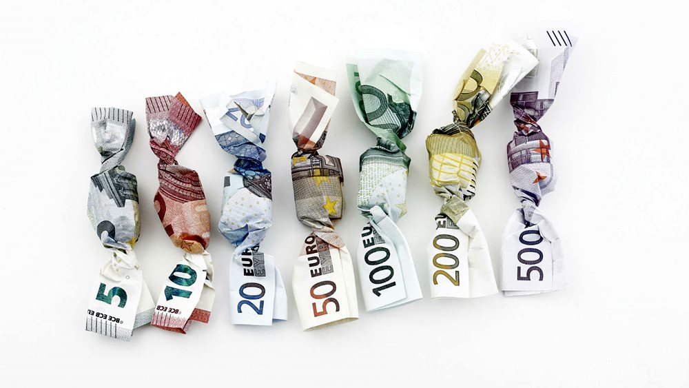 Τα "γλυκαντικά" της γ' αξιολόγησης και οι κινήσεις για χρέος και έξοδο στις αγορές