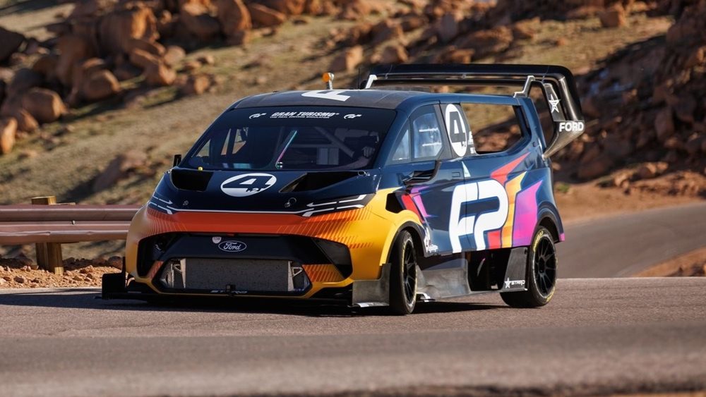 Δείτε το ηλεκτρικό Ford SuperVan των 1.400 ίππων να κάνει ρεκόρ στο Pikes Peak