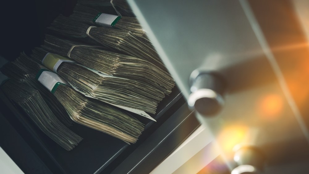 Αντίστροφη μέτρηση για το μπλόκο στις καταθέσεις εξωτερικού