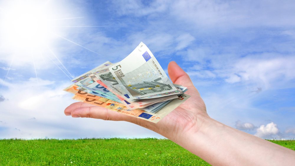 &quot;Κλείδωσε&quot; το καπέλο του ΕΝΦΙΑ στα χωράφια το 2017