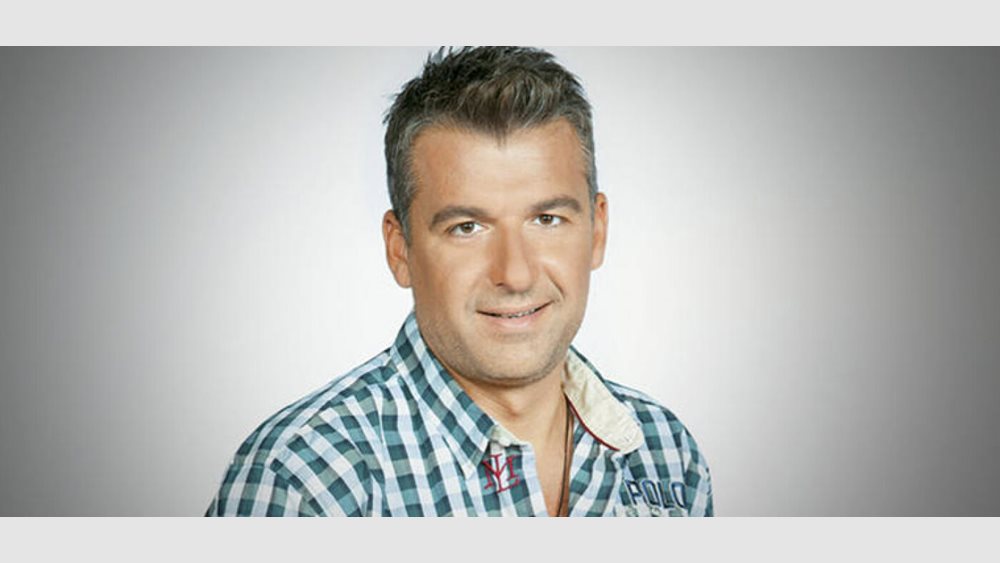 &quot;Παρέμβαση&quot; Ρουβίκωνα στο σπίτι του Λιάγκα