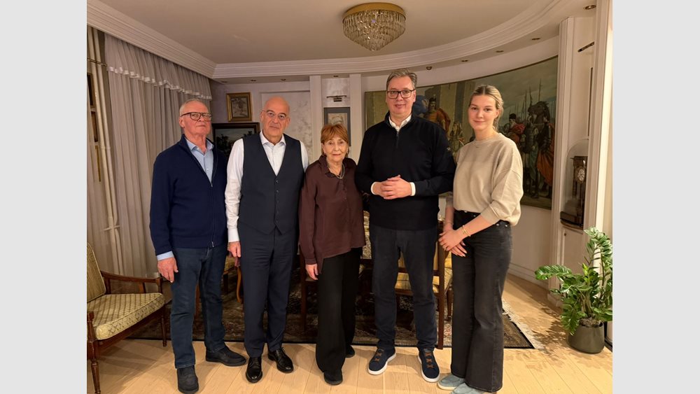 Την πατρική κατοικία του Αλ. Βούτσιτς επισκέφθηκε ο Ν. Δένδιας