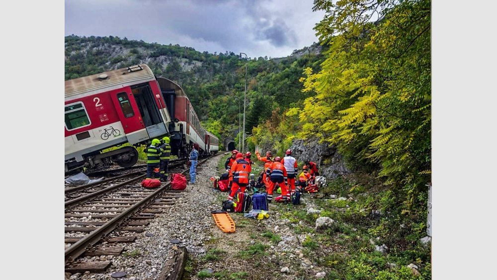 Σλοβακία: Μετωπική σύγκρουση τρένων - Tουλάχιστον 66 τραυματίες