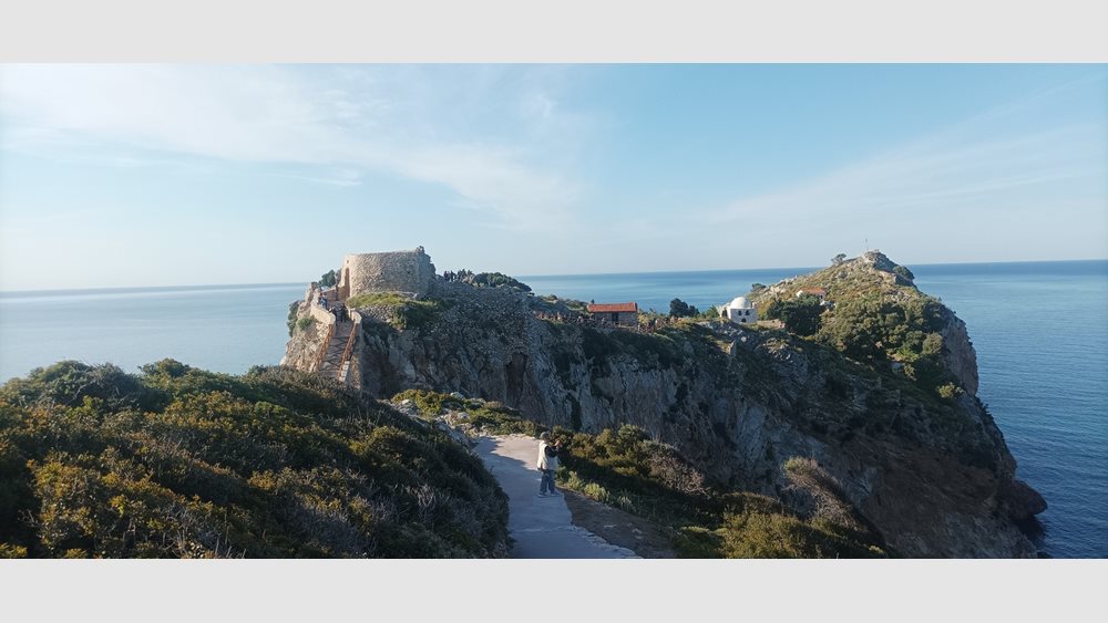 Σκιάθος: Το Κάστρο ζωντανεύει ξανά – Εγκαίνια με Μενδώνη, μουσική και τιμή στον Παπαδιαμάντη