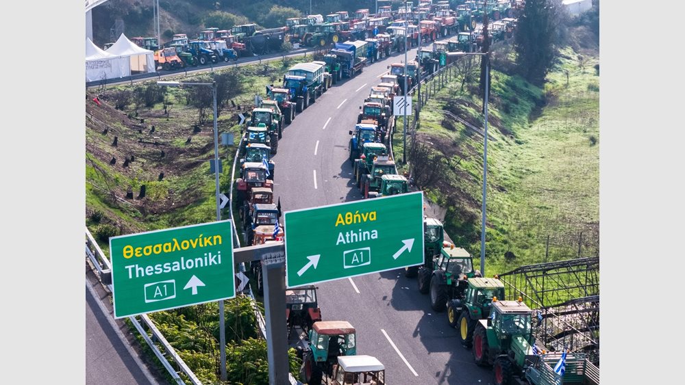 Αγρότες: Ανοίγουν λωρίδες κυκλοφορίας για να διευκολύνουν την έξοδο των Χριστουγέννων - H Τροχαία θέτει ζητήματα ασφάλειας