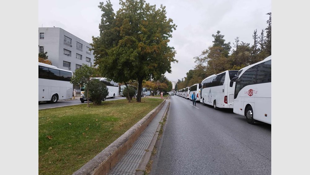 Θεσσαλονίκη: Χιλιάδες Τούρκοι επισκέπτες στο τουρκικό προξενείο για την επέτειο θανάτου του Κεμάλ Ατατούρκ