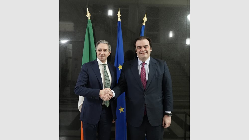 Συνάντηση Κ. Πιερρακάκη με τον Ιρλανδό ΥΠΟΙΚ - &quot;Έχουμε πολλά να διδαχθούμε η μία χώρα από την άλλη&quot;