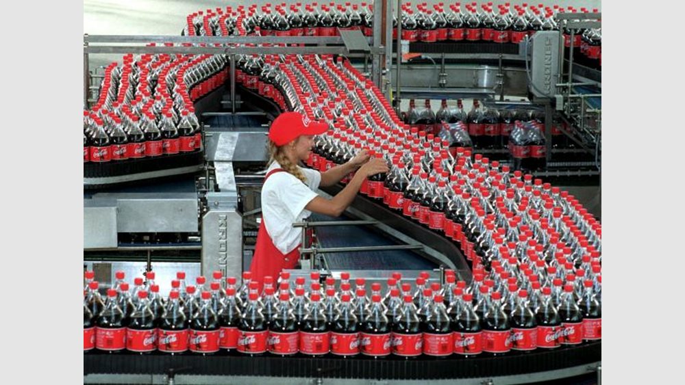 Βενεζουέλα: Τέλος και η Coca-Cola