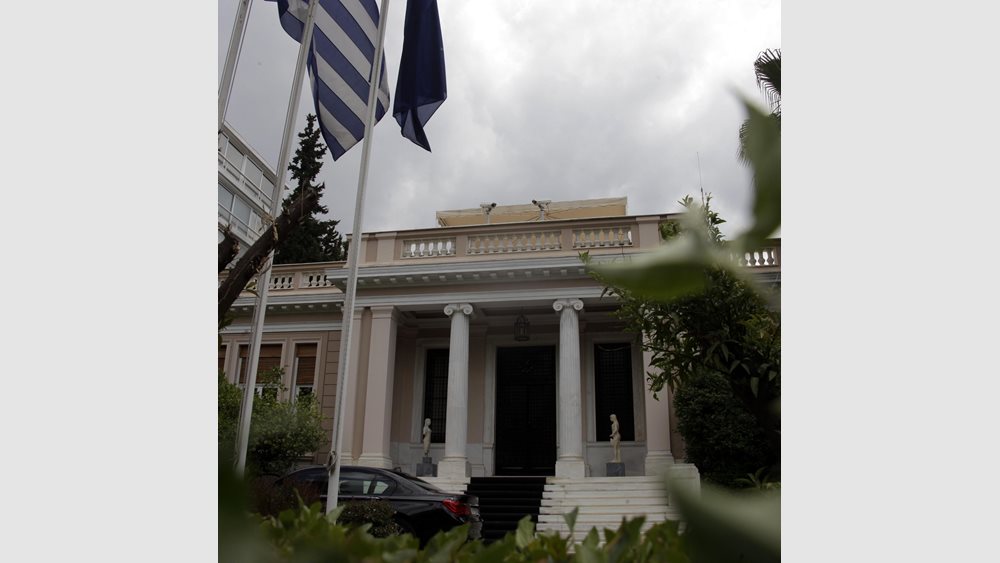 Μαξίμου: Με κομμένη ανάσα παρακολουθούν το &quot;πινγκ πονγκ&quot; Κομισιόν - Βερολίνου
