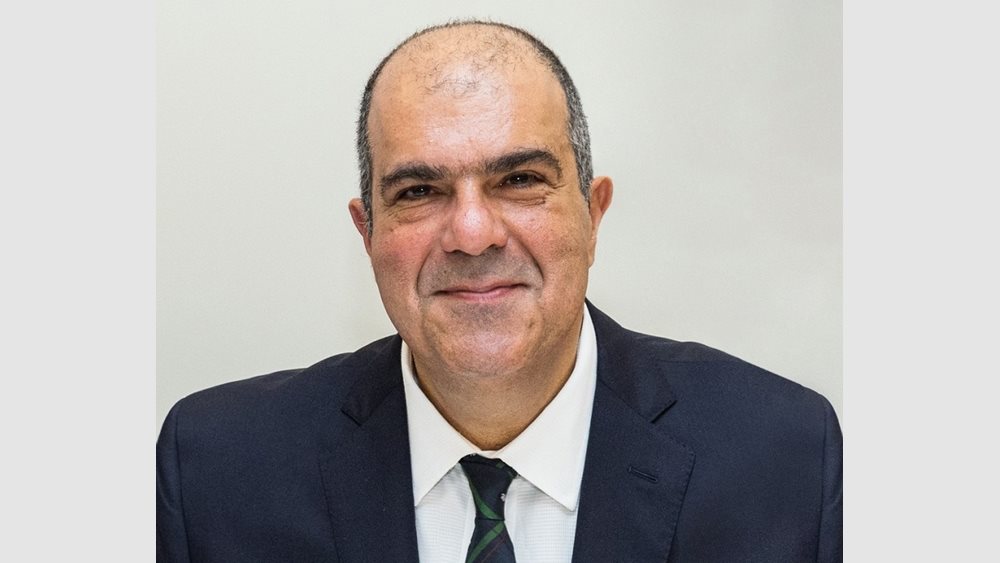Ο Sir Στέλιος Χατζηιωάννου γιορτάζει με ένα νέο βίντεο τα 30 χρόνια από τη δημιουργία της easy brand