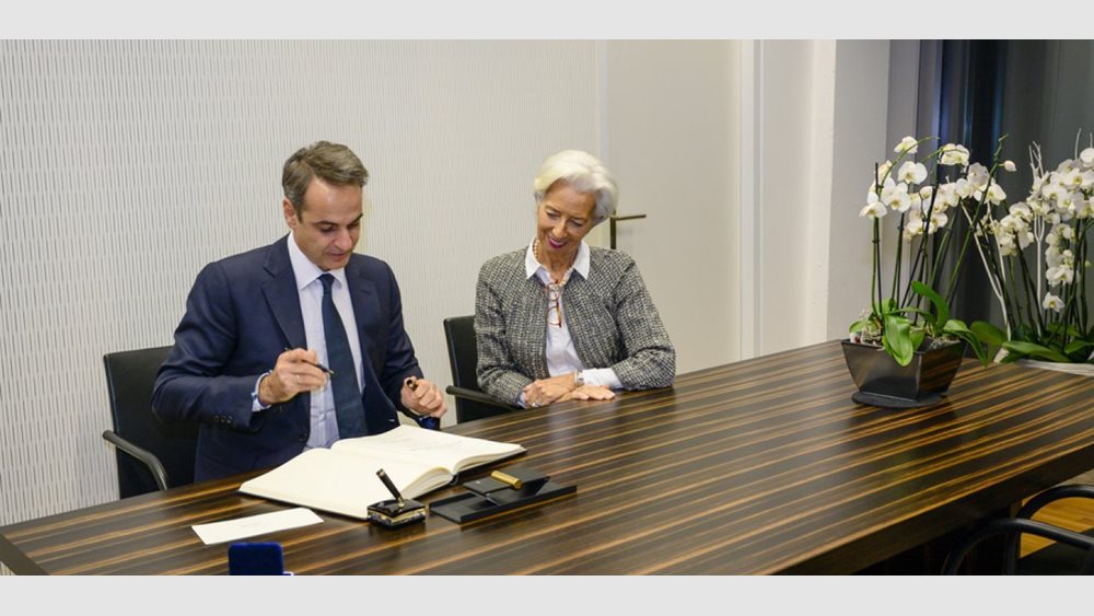 Κυβερνητικά στελέχη: Τεράστια επιτυχία η ένταξη στο QE της ΕΚΤ