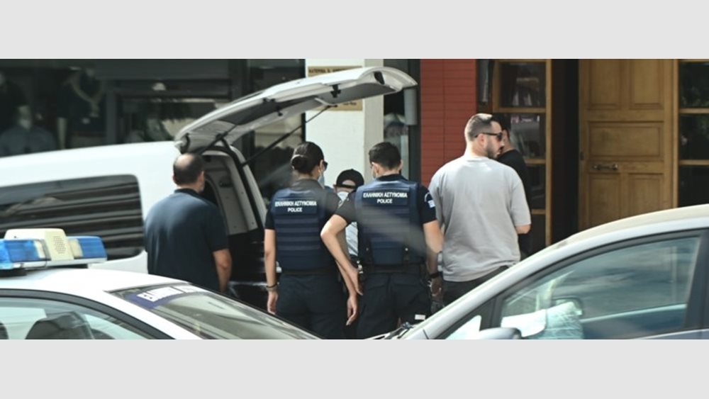 Νέα Σμύρνη: Ομολόγησε πως σκότωσε τον αδερφό της - Της ζήτησε νερό, τσακώθηκαν και τον μαχαίρωσε