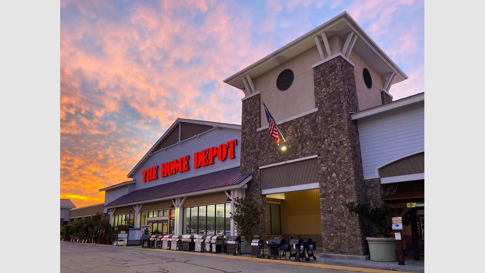 Home Depot: «Νίκησε» τις εκτιμήσεις στο τρίμηνο παρά την κάμψη των μεγεθών της