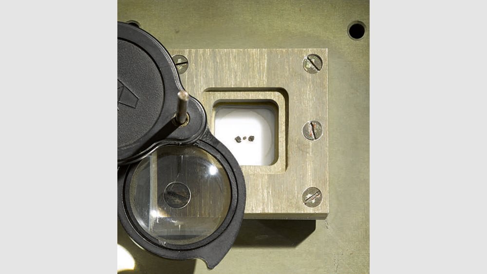 Τρεις μοναδικές σεληνιακές πέτρες σε δημοπρασία του οίκου Sotheby’s