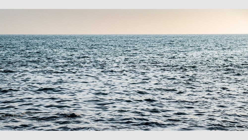 Ινδονησία: Οι διασώστες ανέσυραν σορό κατά την έρευνα για τον αγνοούμενο Ισπανό προπονητή ποδοσφαίρου μετά από ναυάγιο