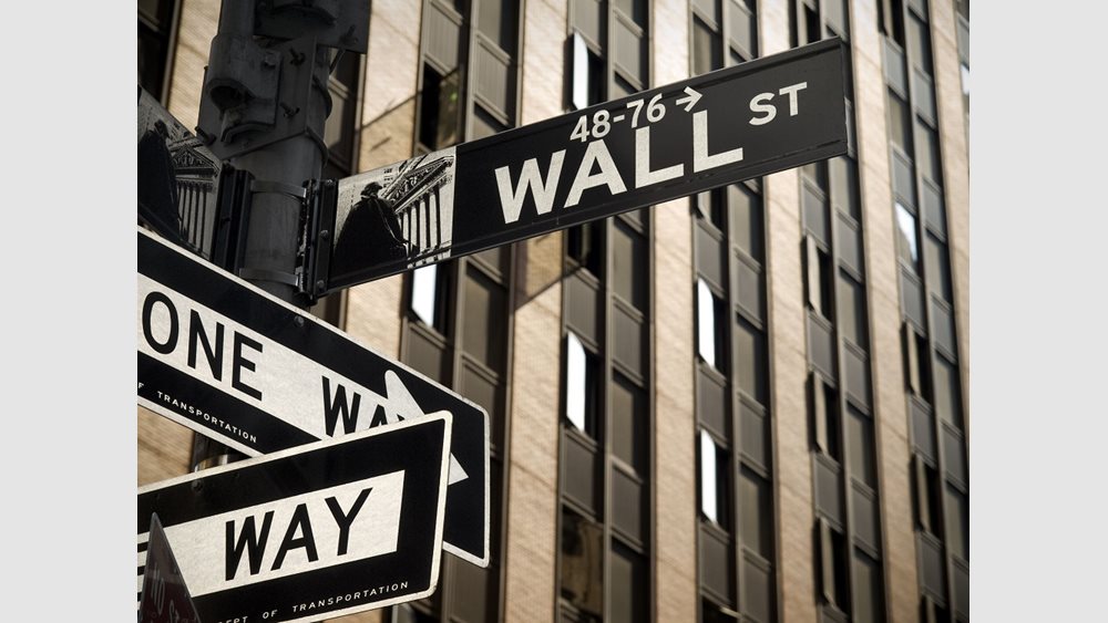 Ολική επαναφορά στη Wall Street με ώθηση από την Fed