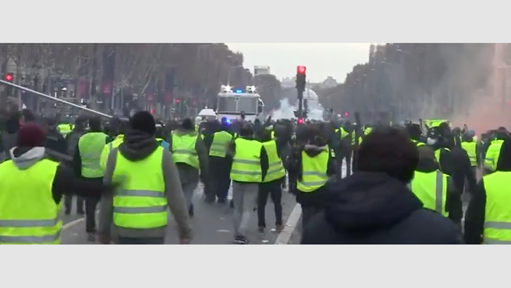 Το τέλος του ειδυλλίου των Γάλλων με τον Μακρόν