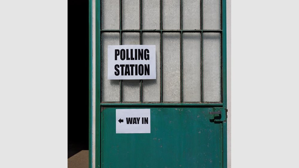 Βρετανία: Σημαντική η συμμετοχή στις κάλπες