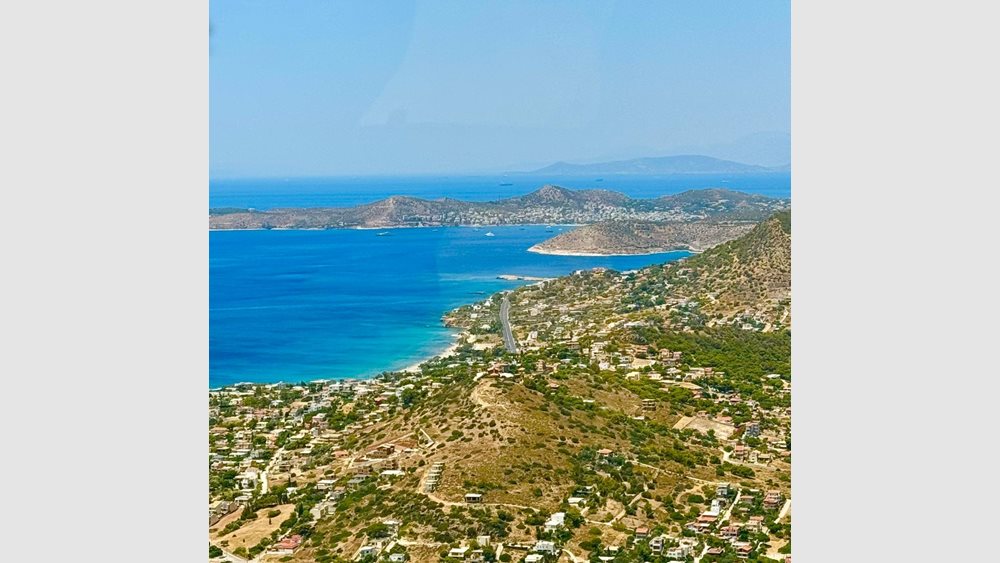 Από ΗΠΑ έως ΗΑΕ και την Ομογένεια: Οι κορυφαίοι ξένοι αγοραστές της Αθηναϊκής Ριβιέρας ανά περιοχή
