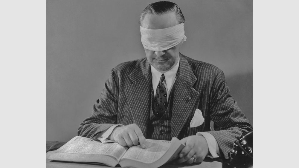 Οι επιστήμονες συμβουλεύουν, αλλά οι πολιτικοί πρέπει να έχουν τα ηνία σχετικά με την άρση του lockdown