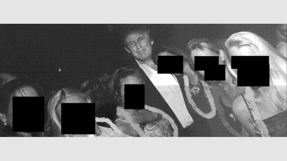 Σάλος στις ΗΠΑ: Νέες φωτογραφίες του Έπστιν με Τραμπ, Μπιλ Γκέιτς και Γούντι Άλεν