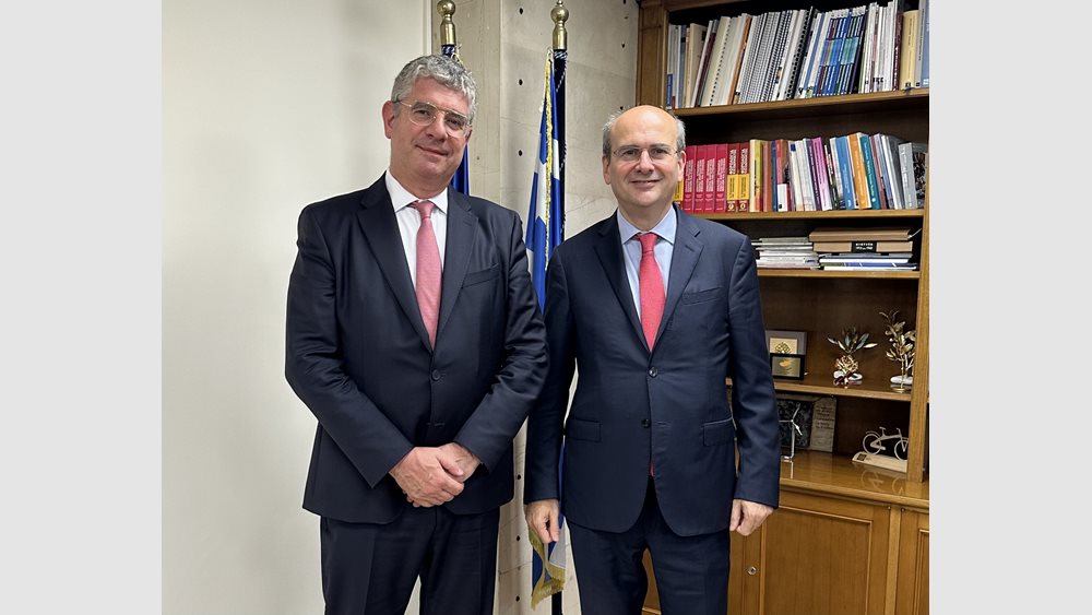 Συνάντηση Κ. Χατζηδάκη - Γ. Τσακίρη: Στο επίκεντρο η συνεργασία της Ελλάδας με την ΕΤΕπ