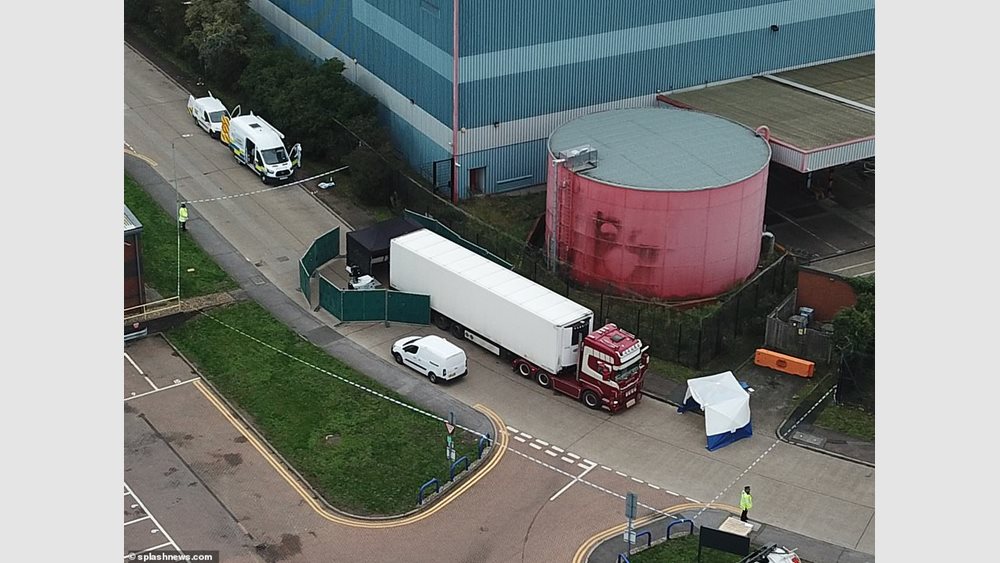 Βρετανία: Η αστυνομία αναζητά δύο Βορειοϊρλανδούς για την υπόθεση του φορτηγού με τους 39 νεκρούς