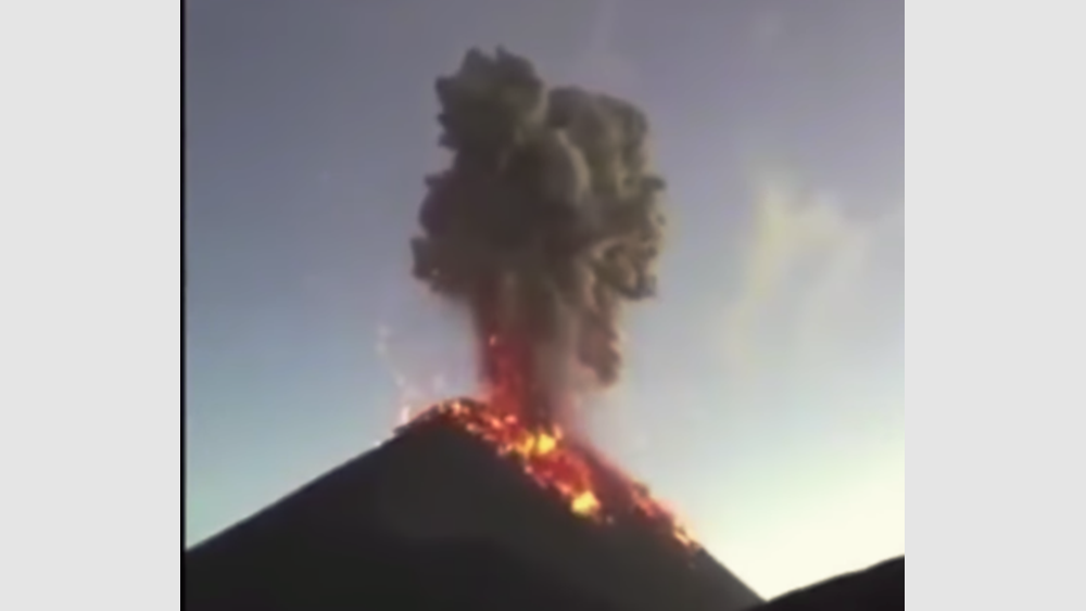 Γουατεμάλα: Το ηφαίστειο Φουέγο μπήκε σε νέα φάση έκρηξης, για πέμπτη φορά φέτος