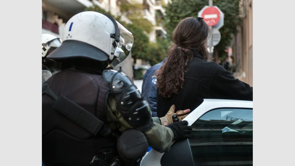 Οικογένεια Ινδαρέ: Στο εδώλιο για την επιχείρηση σπασίματος της κατάληψης στο Κουκάκι