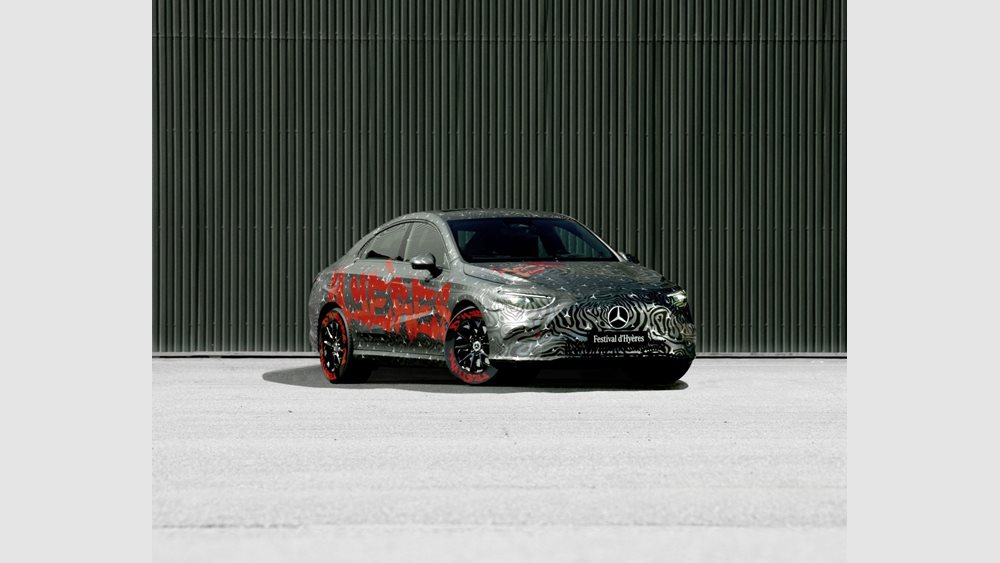 Ρεκόρ έκανε η ηλεκτρική Mercedes CLA πριν καν κυκλοφορήσει (video)