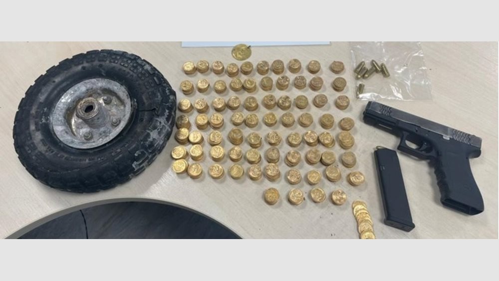 Όπλα και χρυσές λίρες σε καταυλισμό Ρομά στη Φυλή – Μεγάλη επιχείρηση της ΕΛΑΣ