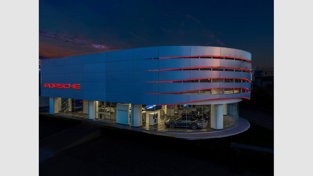 Λαμπερά εγκαίνια του Porsche Center Αthens